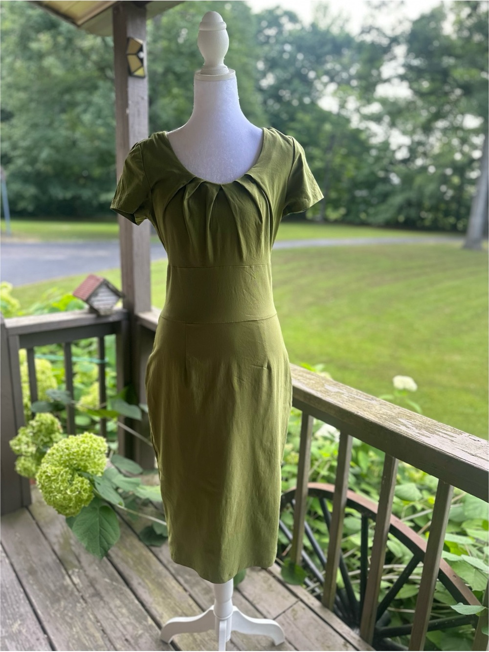 Muxxn Olive Green 1950’s Retro Sheath Wiggle Dress Size Medium